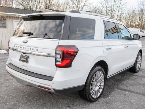 Used 2024 Ford Expedition Limited image 11