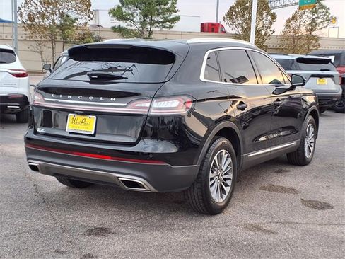 Certified 2023 Lincoln Nautilus FWD w/ Premium Package image 2