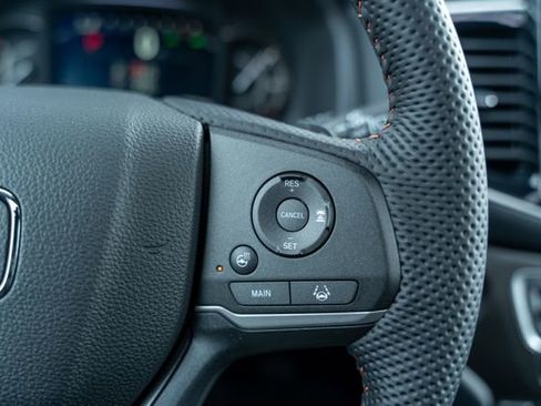 Used 2024 Honda Passport TrailSport image 25