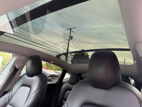 Used 2020 Tesla Model Y Long Range image 19