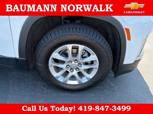 Used 2022 Chevrolet Traverse LS FWD image 9