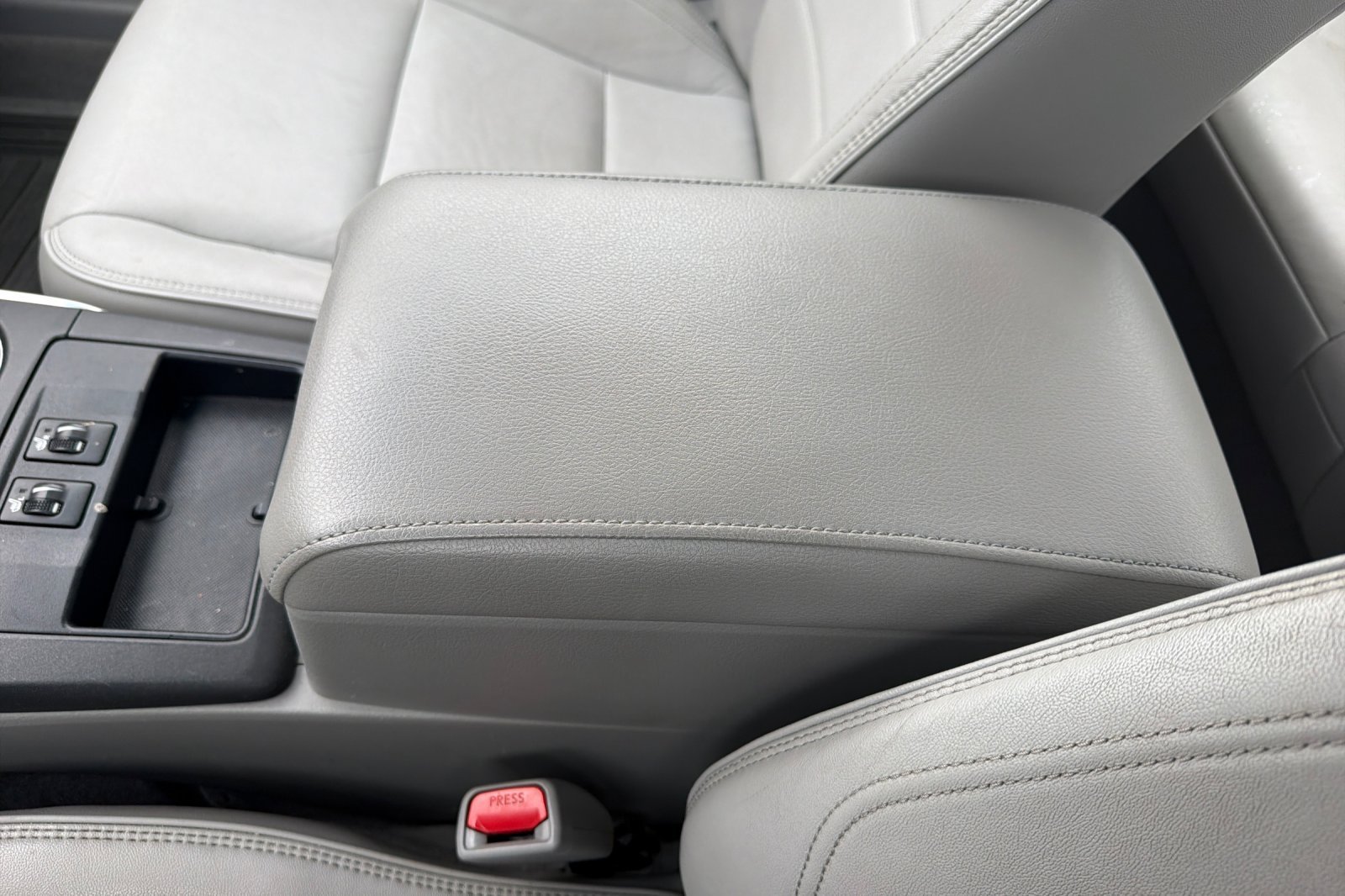 Used 2015 Toyota Camry XLE FWD image 25