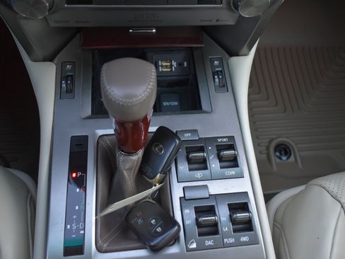 Used 2014 Lexus GX 460 Luxury image 24