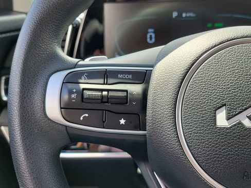 Used 2025 Kia Sportage LX image 26