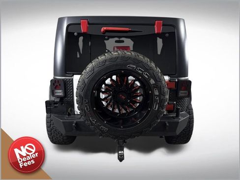 Used 2017 Jeep Wrangler Unlimited Rubicon w/ Connectivity Group image 5