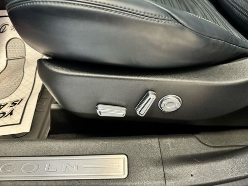Used 2024 Lincoln Nautilus Reserve w/ Equipment Group 202A AWD/4WD image 10