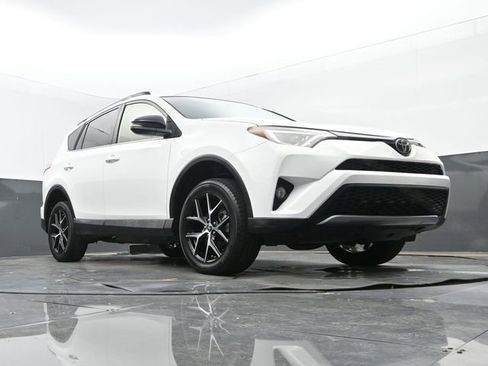 Used 2018 Toyota RAV4 SE w/ Power Extra Value Package FWD image 26