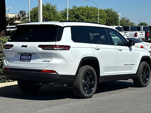 New 2025 Jeep Grand Cherokee L Limited w/ Luxury Tech Group II image 4