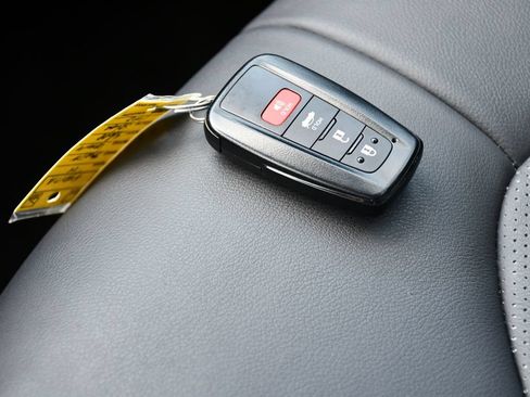 Used 2024 Toyota Camry XSE w/ Cold Weather Package FWD image 18