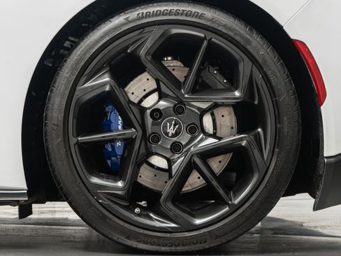 Used 2023 Maserati MC20 Spyder RWD image 11