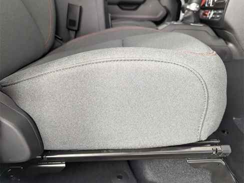 New 2025 Jeep Gladiator Rubicon w/ Safety Group image 38