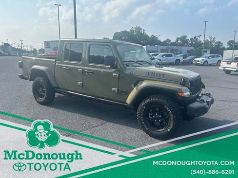 Used 2025 Jeep Gladiator Sport AWD/4WD image 5