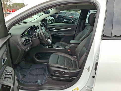 Used 2023 Chevrolet Bolt EUV Premier w/ Sun & Sound Package image 17