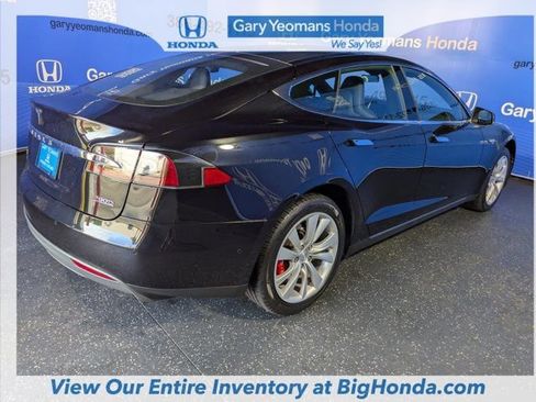 Used 2015 Tesla Model S 90D image 4