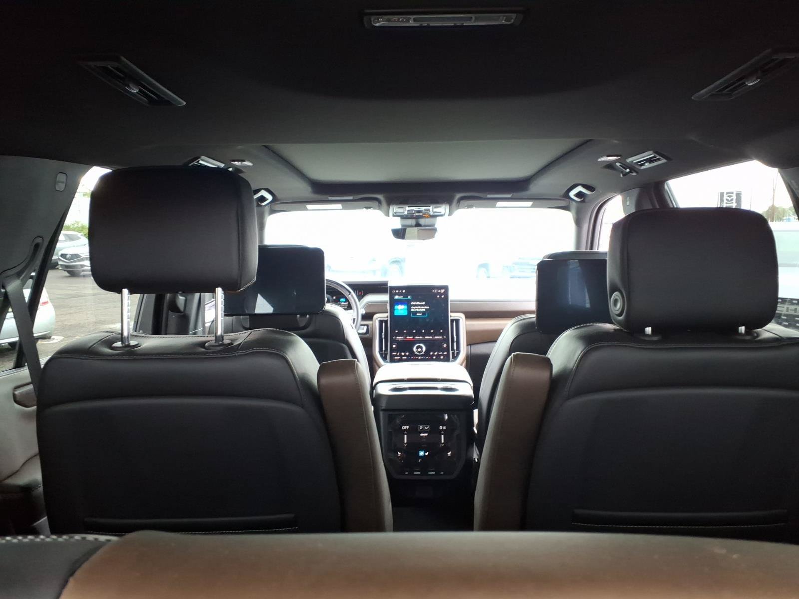 Used 2026 GMC Yukon Denali Ultimate AWD/4WD image 22