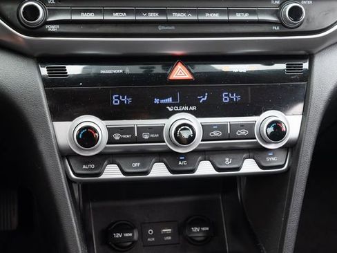 Used 2020 Hyundai Elantra SE w/ Cargo Package (C1) FWD image 17