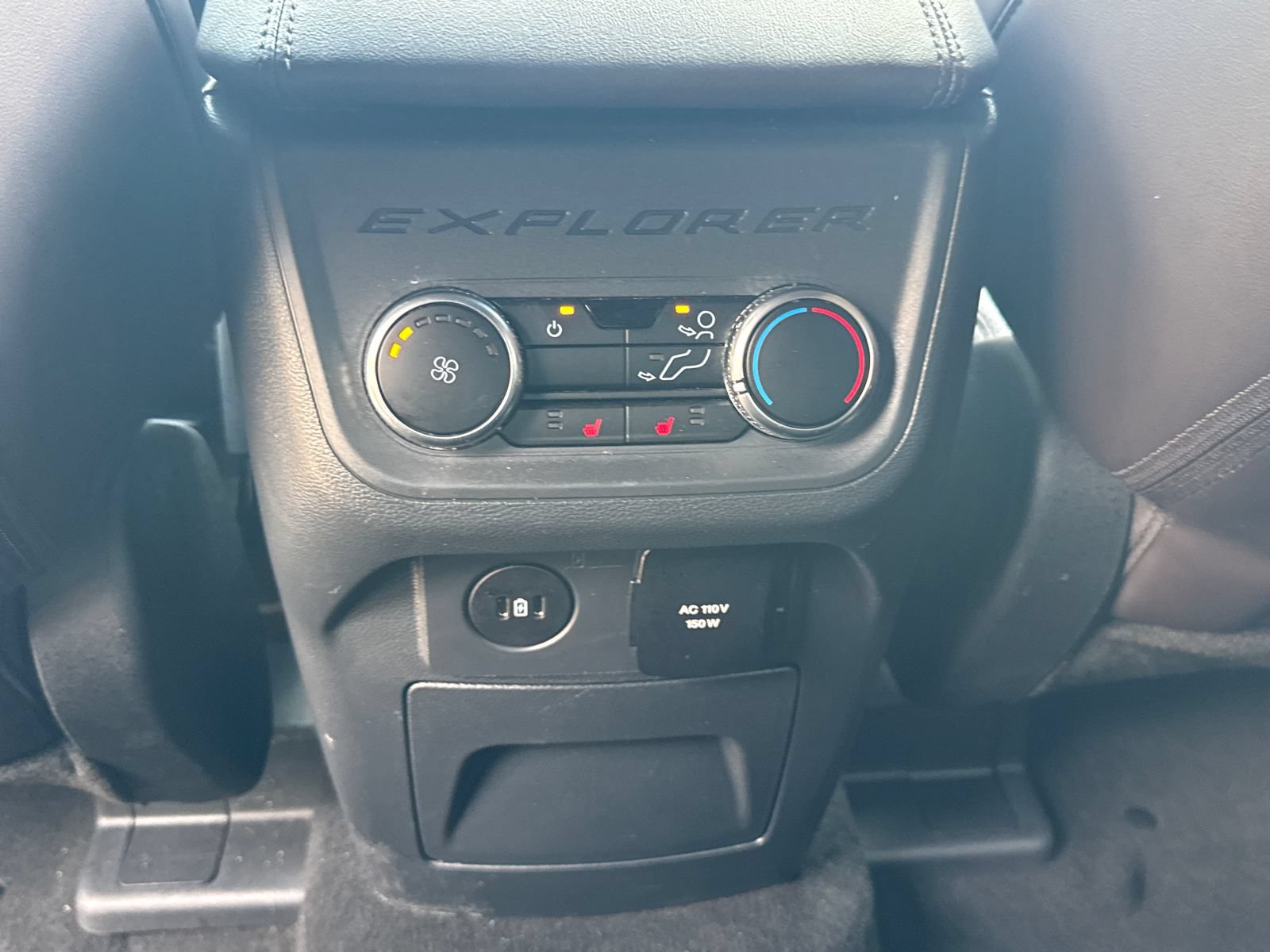 Used 2026 Ford Explorer Platinum w/ LUX Leather Package AWD/4WD image 25