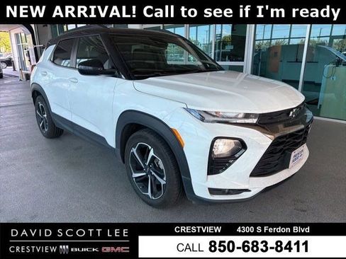 Used 2021 Chevrolet TrailBlazer RS w/ Sun and Liftgate Package image 1