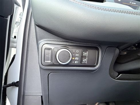 Used 2025 Ford Explorer Active image 22