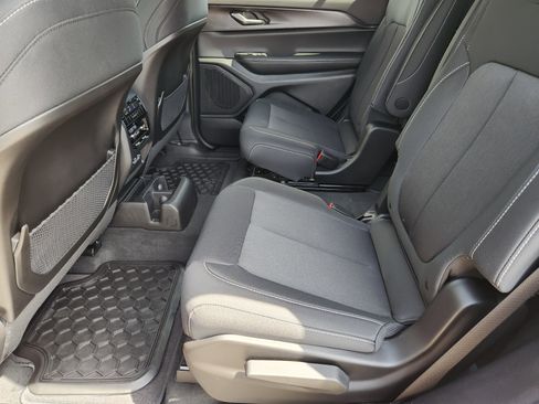New 2026 Jeep Grand Cherokee L Laredo RWD image 21