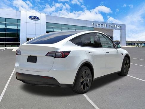 Used 2023 Tesla Model Y Long Range AWD/4WD image 4