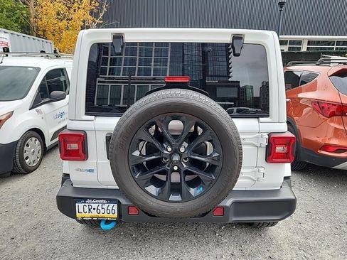 Used 2022 Jeep Wrangler Unlimited Sahara w/ Cold Weather Group image 6