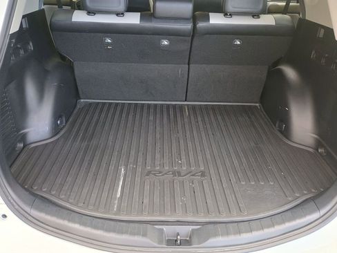 Used 2018 Toyota RAV4 Limited image 19