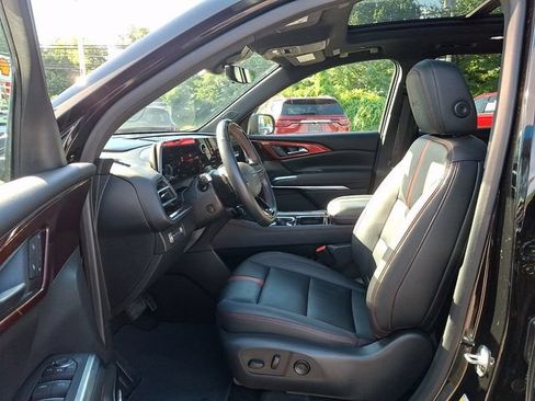 Used 2024 Chevrolet Traverse RS AWD/4WD image 24