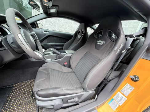 Used 2013 Ford Mustang Boss 302 w/ Boss 302 Accessory Pkg RWD image 12