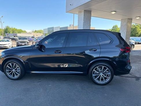 Used 2024 BMW X5 xDrive40i w/ M Sport Package AWD/4WD image 8