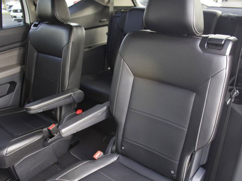 Used 2021 Volkswagen Atlas SE image 27