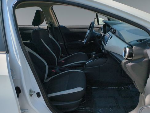 Used 2021 Nissan Versa SV image 31
