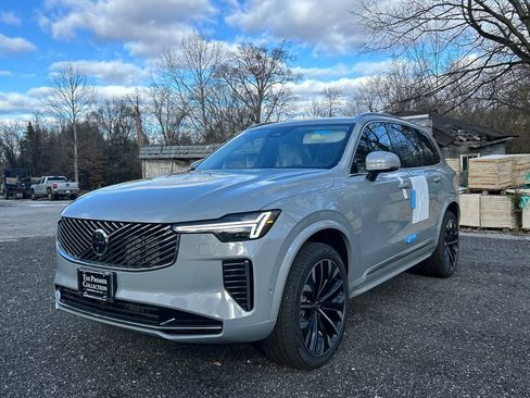 New 2026 Volvo XC90 B6 Plus w/ Protection Package Premier image 5