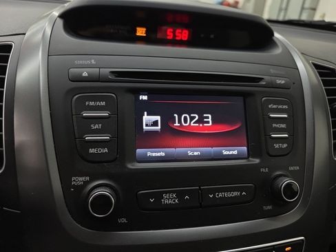 Used 2014 Kia Sorento LX FWD image 16