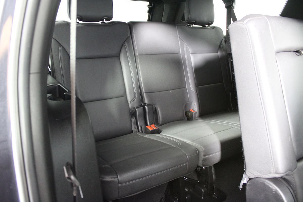 Used 2024 Chevrolet Suburban LT RWD image 27