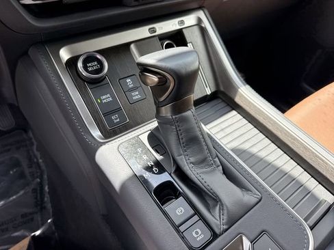 Certified 2025 Lexus GX 550 w/ Cold Area Package AWD/4WD image 20