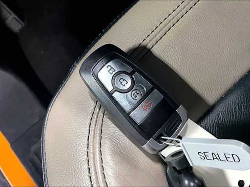 Used 2021 Ford Bronco Wildtrak image 13