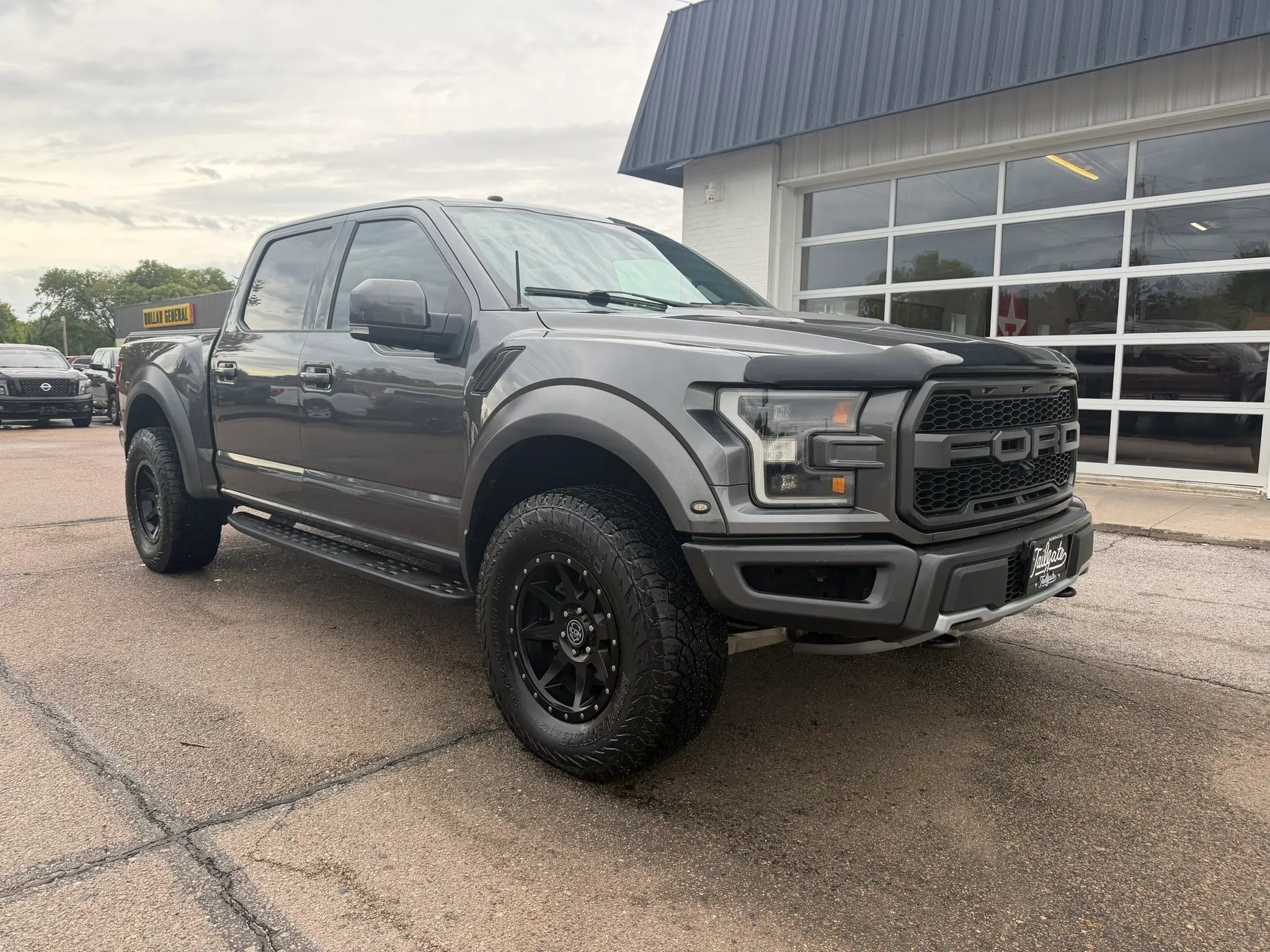 Used 2018 Ford F150 Raptor w/ Equipment Group 802A Luxury AWD/4WD image 2