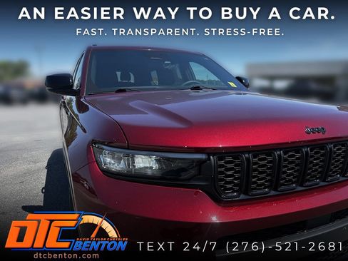 Used 2025 Jeep Grand Cherokee L Laredo AWD/4WD image 31