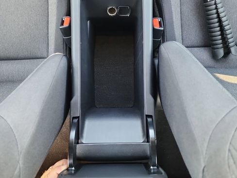 Used 2025 Toyota Camry LE image 34