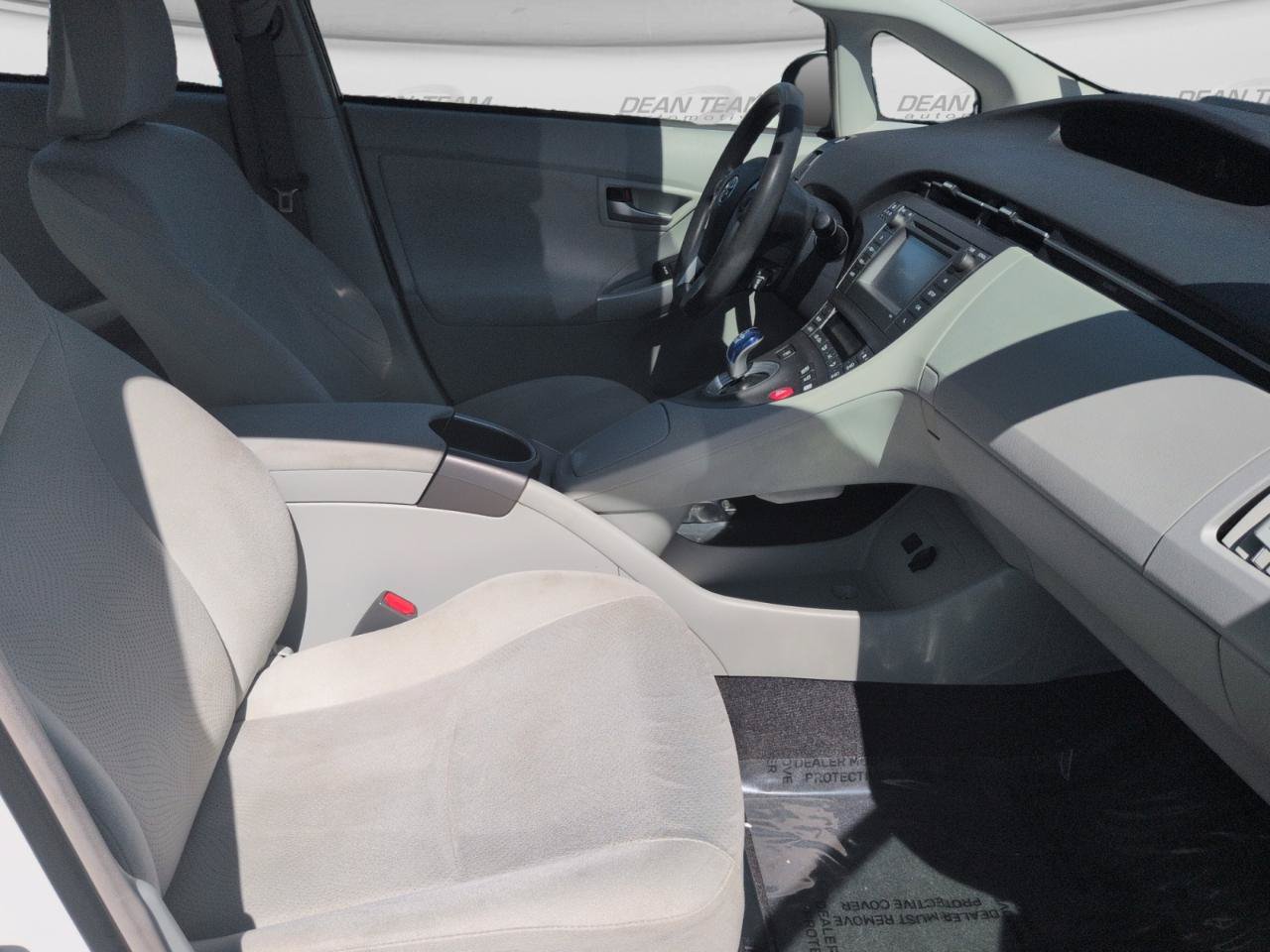 Used 2015 Toyota Prius Two FWD image 16