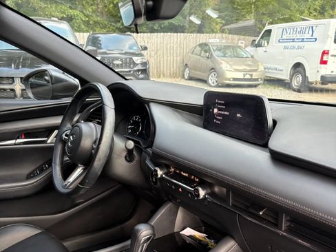 Used 2019 MAZDA MAZDA3 Hatchback w/ Preferred Package FWD image 37