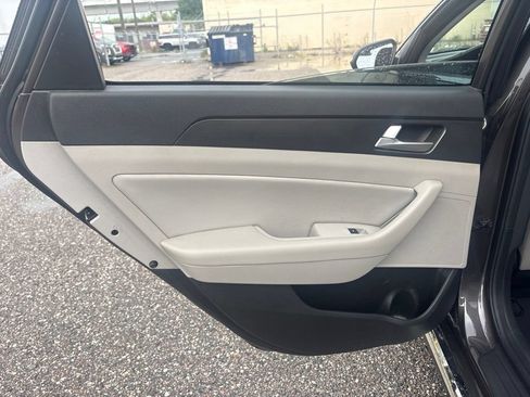 Used 2017 Hyundai Sonata Sport w/ Value Edition Package 02 FWD image 12