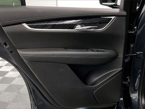 Used 2022 Cadillac XT6 Premium Luxury image 20