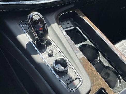 Used 2024 Cadillac Escalade ESV Sport Platinum w/ LPO, ONYX Package image 26