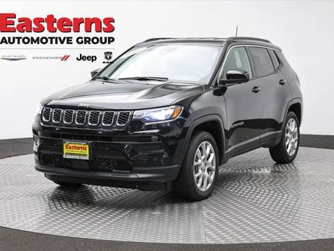 Certified 2024 Jeep Compass Latitude AWD/4WD image 1