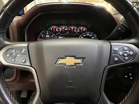 Used 2015 Chevrolet Silverado 1500 High Country image 22