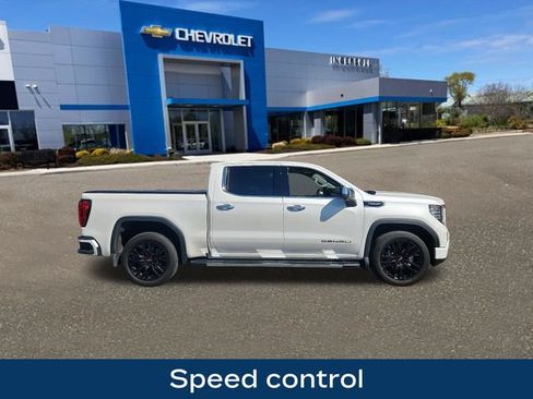 Used 2023 GMC Sierra 1500 Denali AWD/4WD image 8