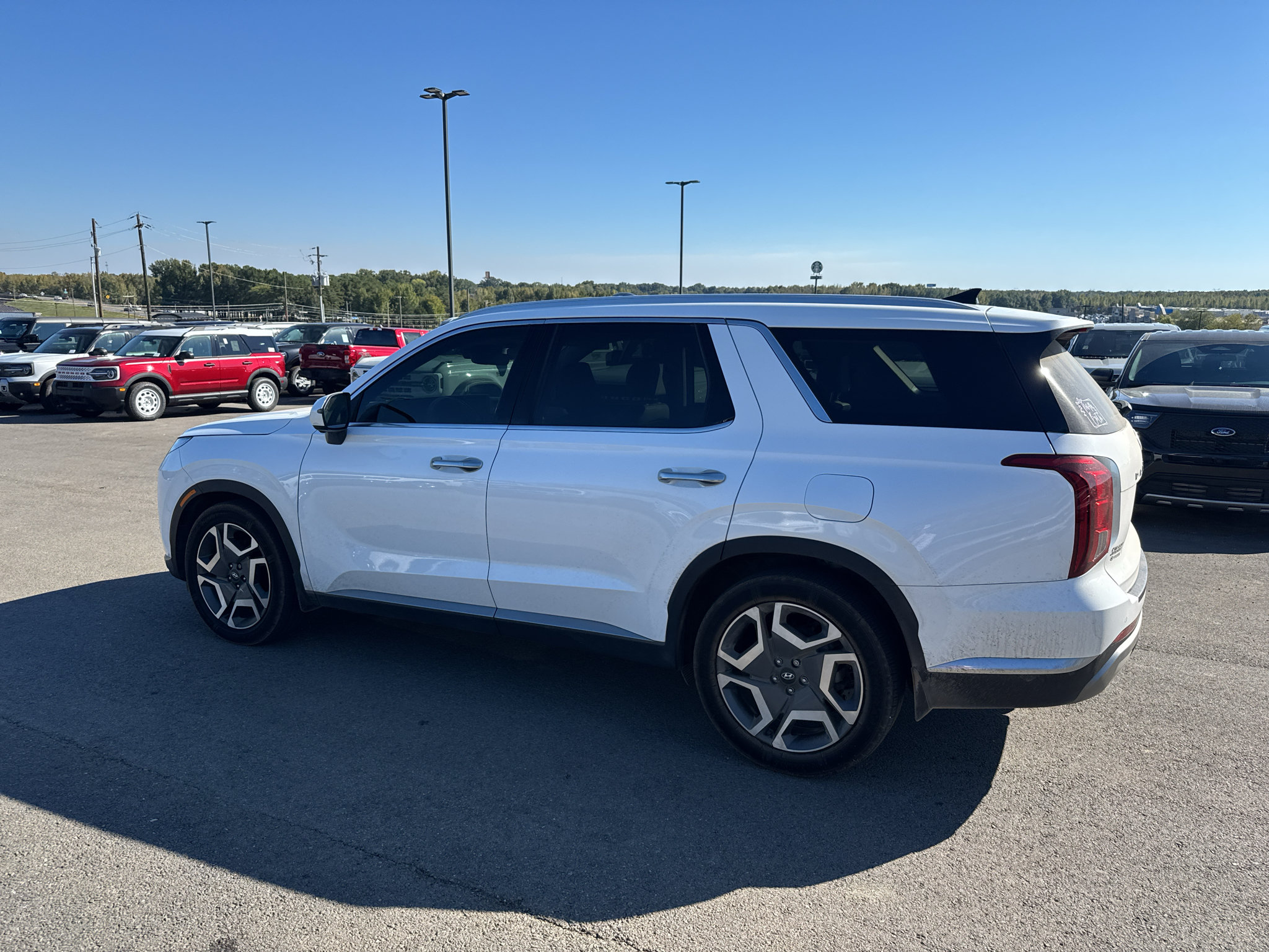 Used 2024 Hyundai Palisade Limited FWD image 9