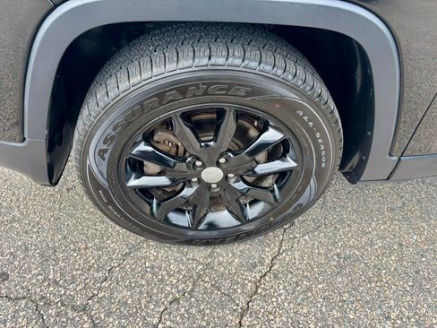 Used 2015 Jeep Cherokee Limited AWD/4WD image 30